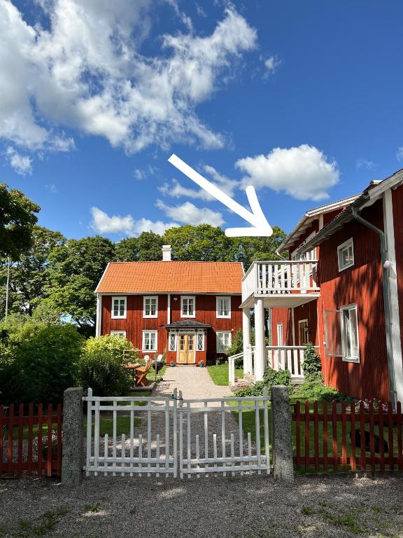 Gallery image of Stort lantligt hus i idyllisk miljö in Huddungeby