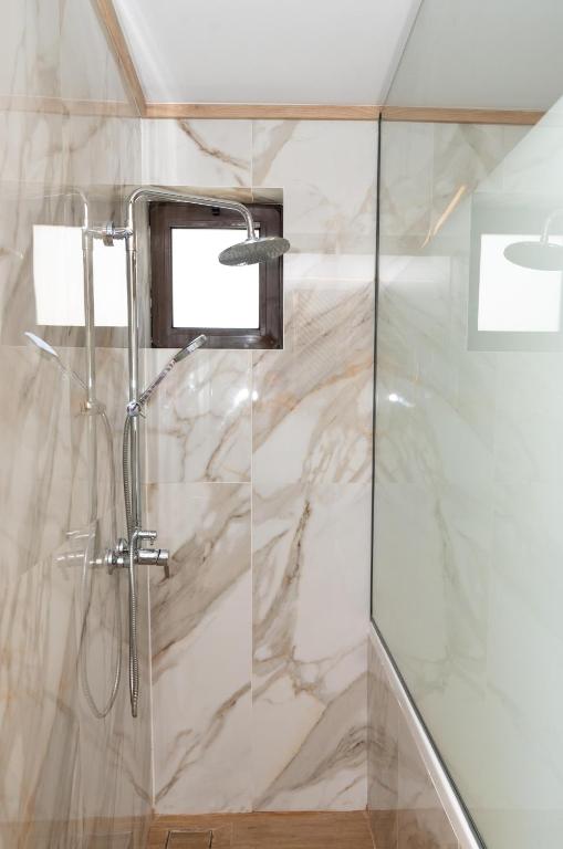 John & Mary Suites - 12