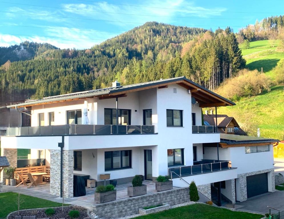 Nespecifikovaný výhled na hory nebo výhled na hory při pohledu z apartmánu