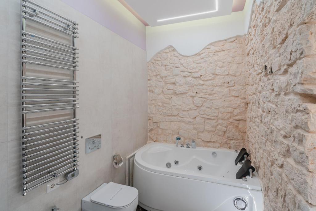 LUXUITE Spa con Piscina o Jacuzzi - 18