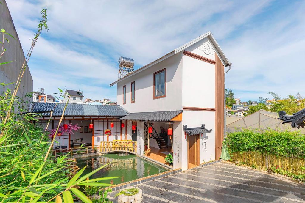 Budova, kde se aparthotel nachází