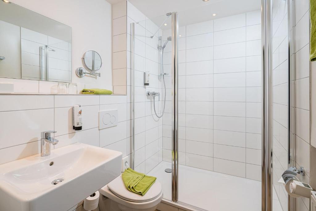 Koupelna v ubytování Hotel Waldachtal