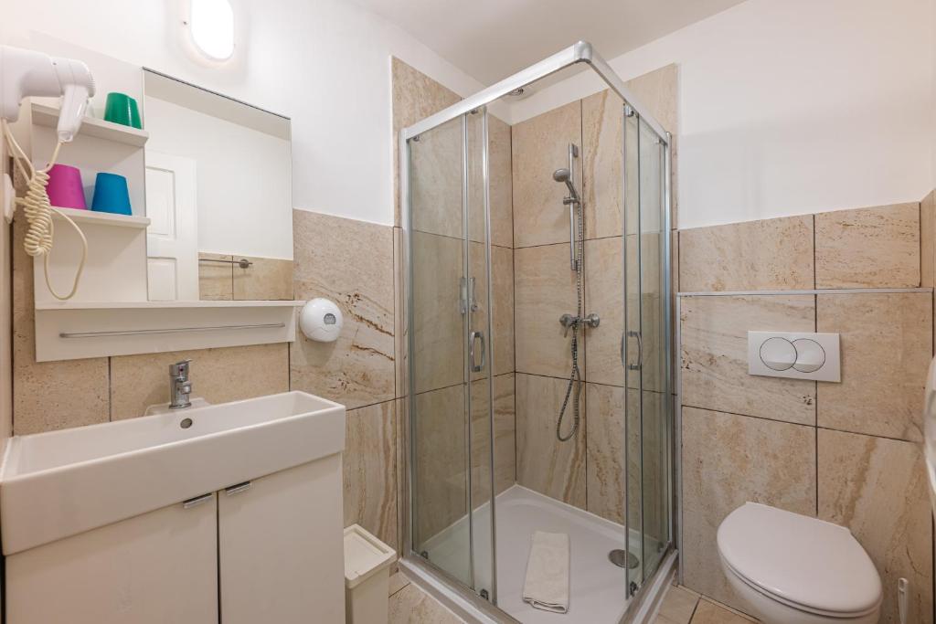 Amber Gardenview Studios Downtown - Resim 10