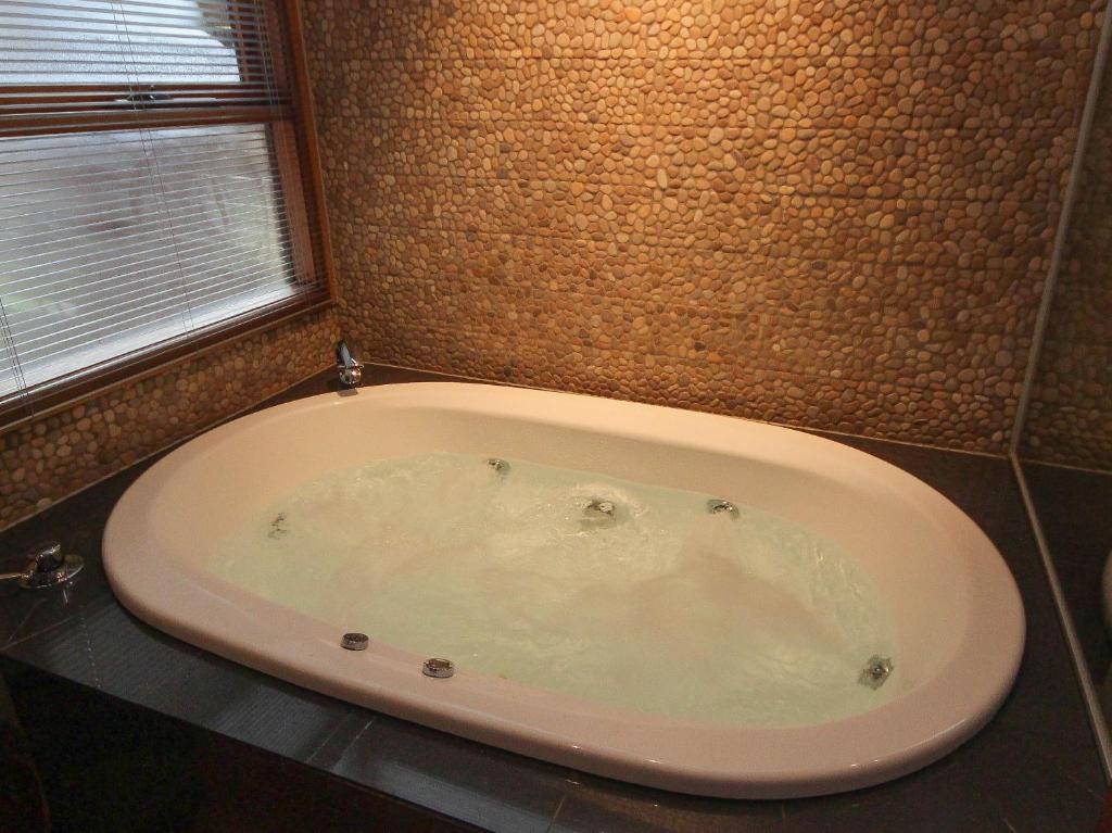 Indulge at Hepburn - Deluxe Villa