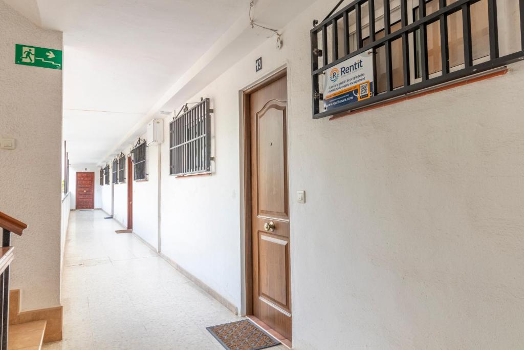 Kép RentitSpain Apartamento Arce 13 Balcón con Vista al Mar szállásáról Nerjában a galériában