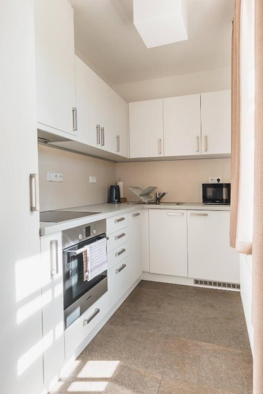 Theresian Apartment - Studio Met Uitzicht Op De Tuin