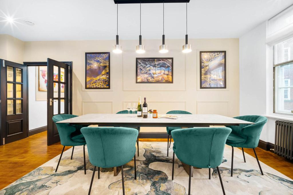 Luxury City Apartments With Secure Parking photo