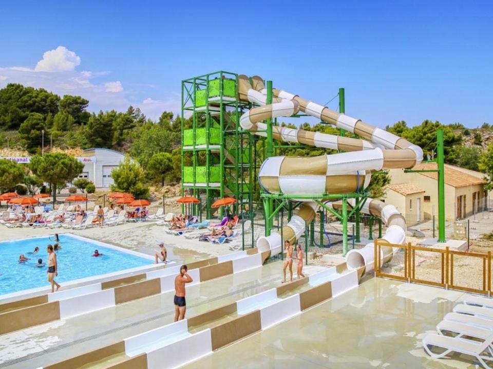 an image of a water park with a slide at Mobile-home climatisé 5 couchages in Narbonne-Plage