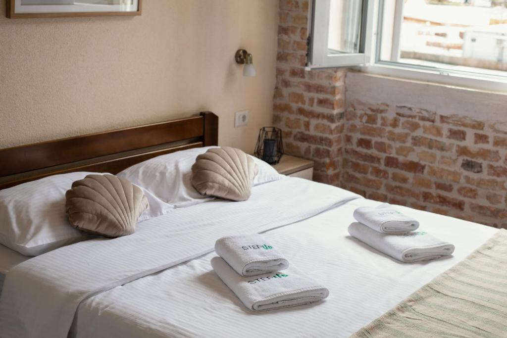 Step to Kotor bay Guesthouse - 12