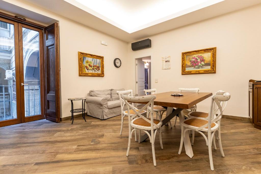 Plebiscito Rooms