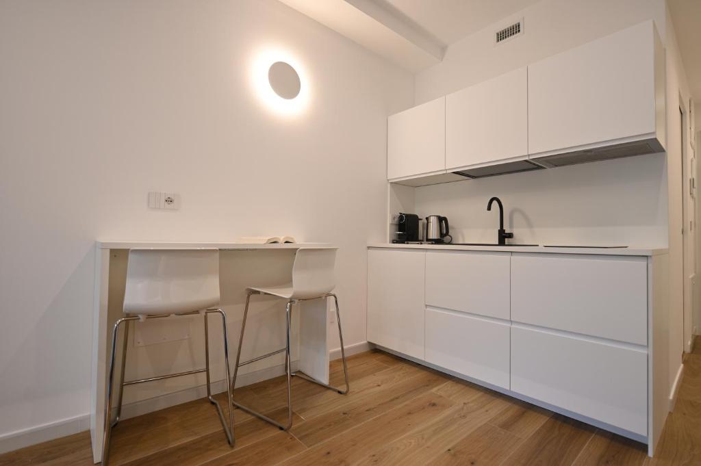 Me Too - Exclusive Apartments - 13