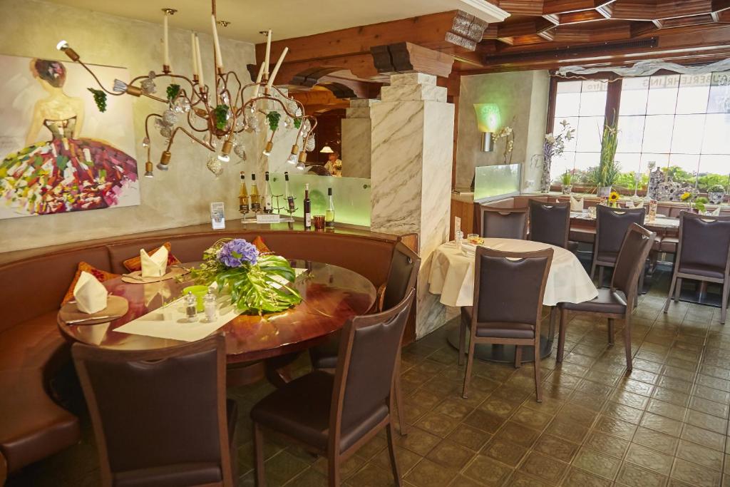 Restaurace v ubytování Rebgarten Hotel Adler