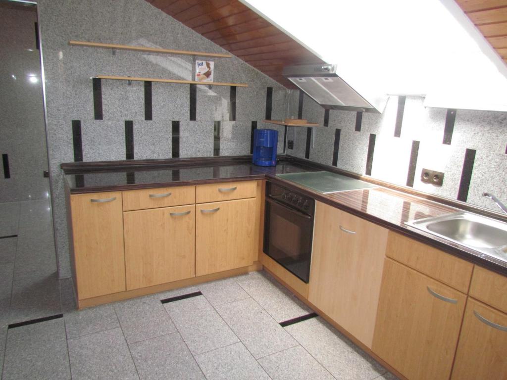 Ferienwohnung am Heuchelberg - Three-Bedroom Apartment With Terrace