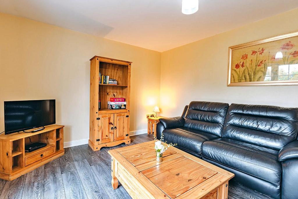 Televiisor ja/või meelelahutuskeskus majutusasutuses Finest Retreats - Netley Hall - Honeysuckle