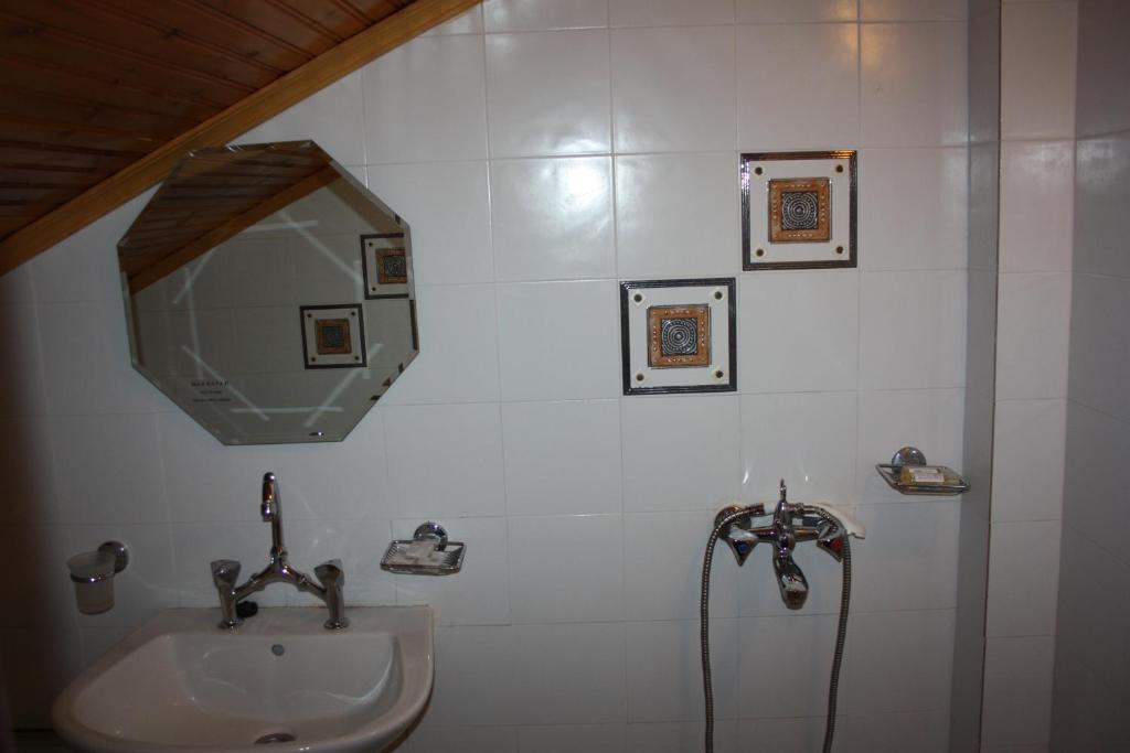 Tasia Mountain Hotel - 11