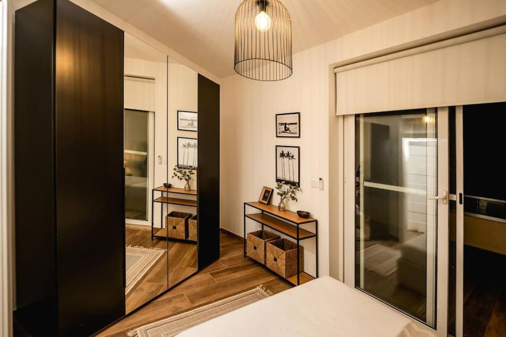 Posezení v ubytování Luxurious & Stylish Penthouse with Private Pool