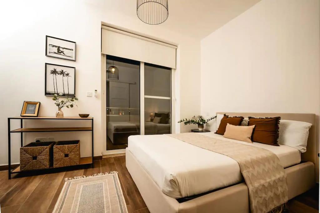 Postel nebo postele na pokoji v ubytování Luxurious & Stylish Penthouse with Private Pool