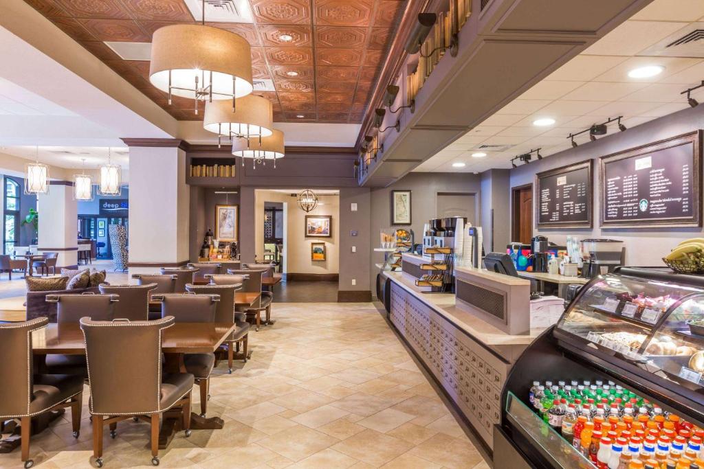 Restaurace v ubytování Wyndham Grand Orlando Resort Bonnet Creek