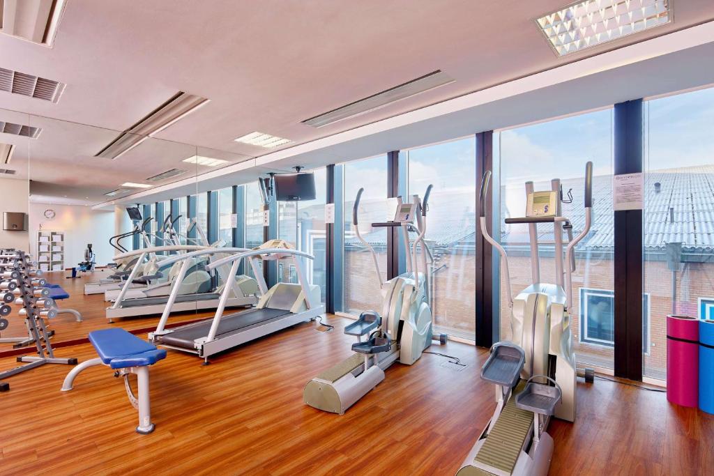 Spordikeskus ja/või sportimisvõimalused majutusasutuses HYPERION Hotel Basel