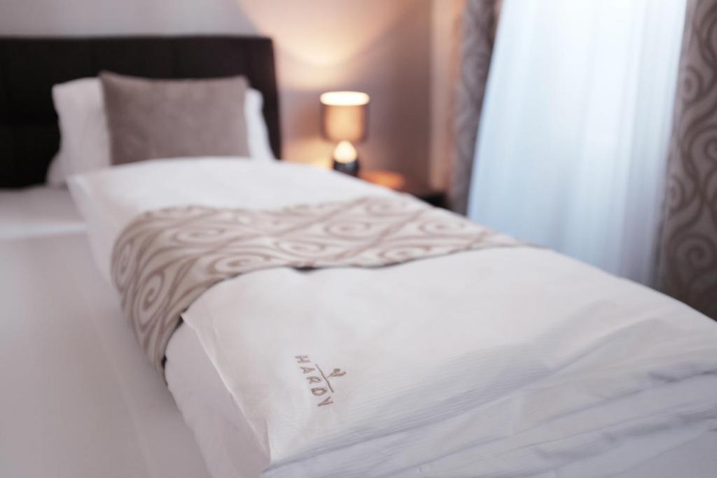 HARDY - Cognac & Pension - 10