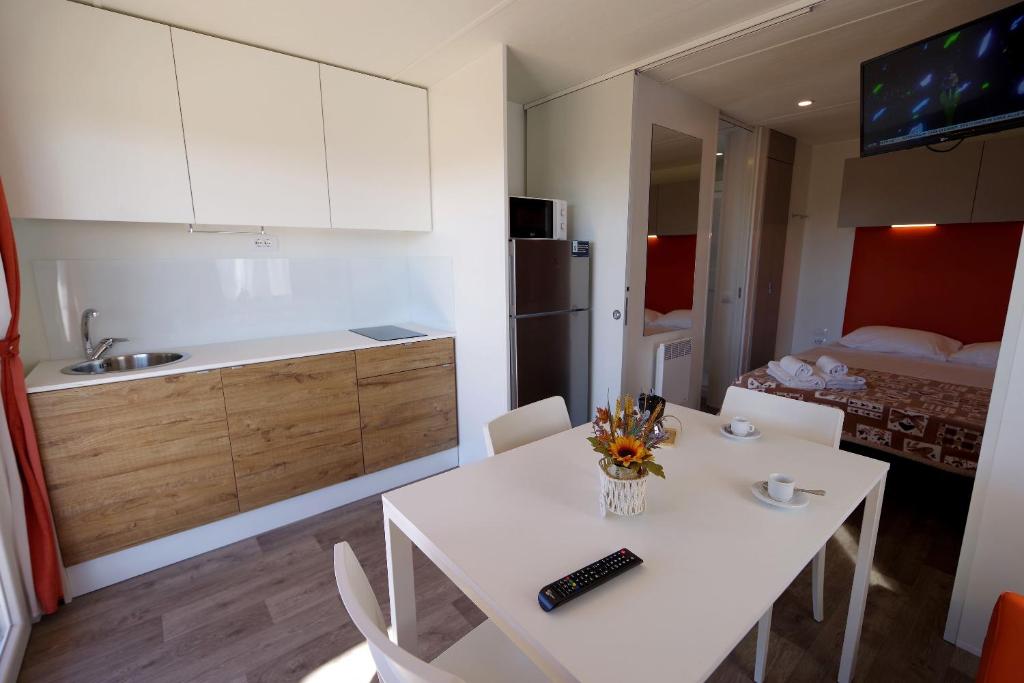 Kuchyň nebo kuchyňský kout v ubytování Camping Verona Village