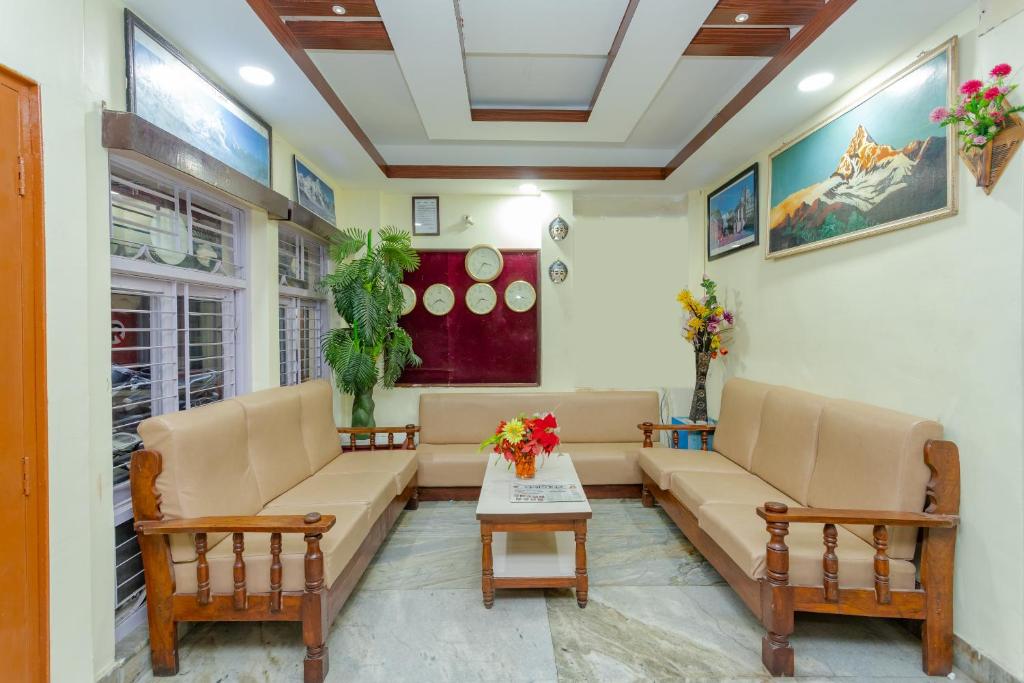Posezení v ubytování OYO 811 Hotel New Pokhara Palace