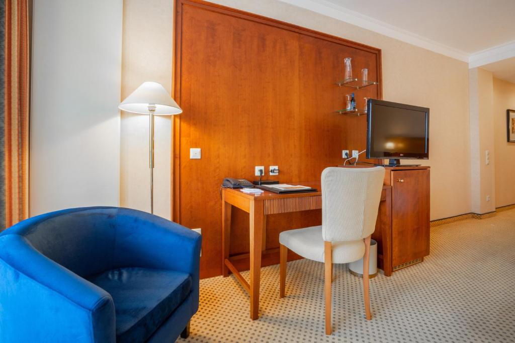 TV a/nebo společenská místnost v ubytování Grand Hotel Binz