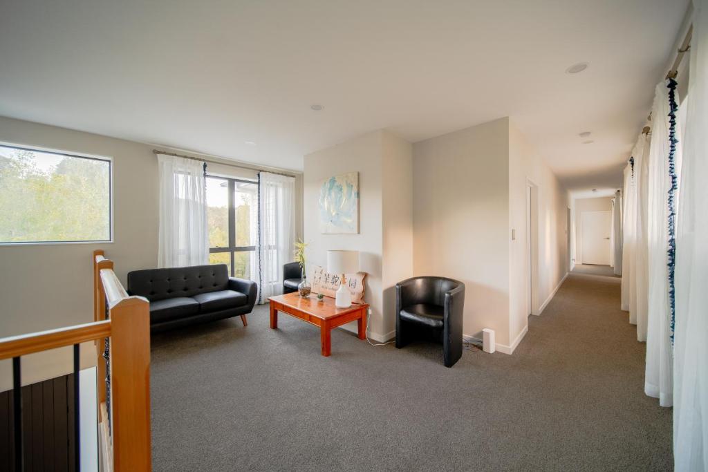 Alpaca Manor Auckland - Resim 19