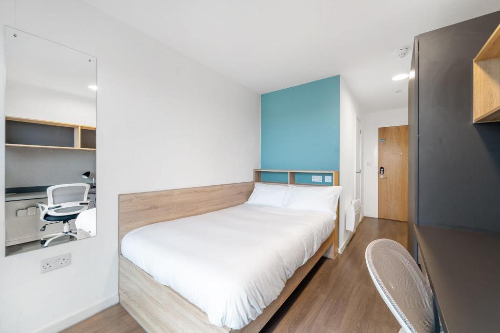 For Students Only Private Bedrooms with Shared Kitchen, Studios and Apartments at Canvas Arundel House in the heart of Coventry - Chambre Simple Avec Salle De Bain Privée
