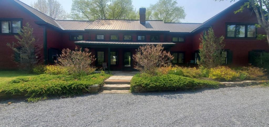 Κήπος έξω από το Old Orchard House Brought to you by GetAway Vacations