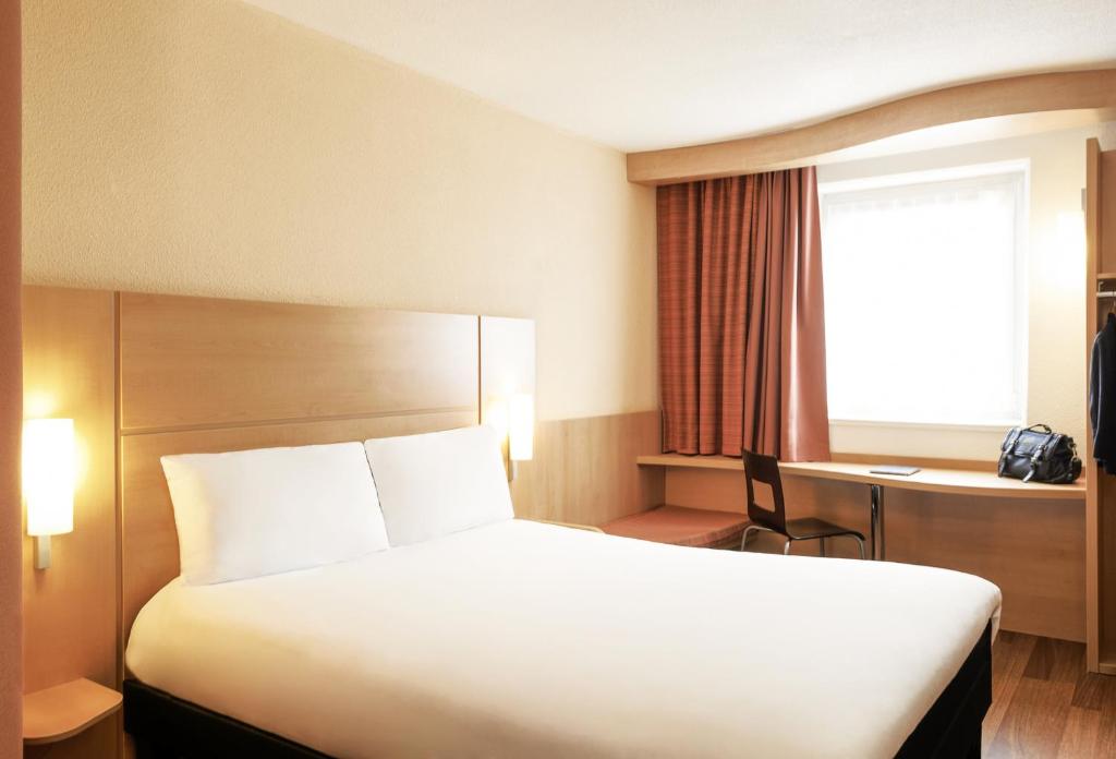 Postel nebo postele na pokoji v ubytování ibis Bristol Centre