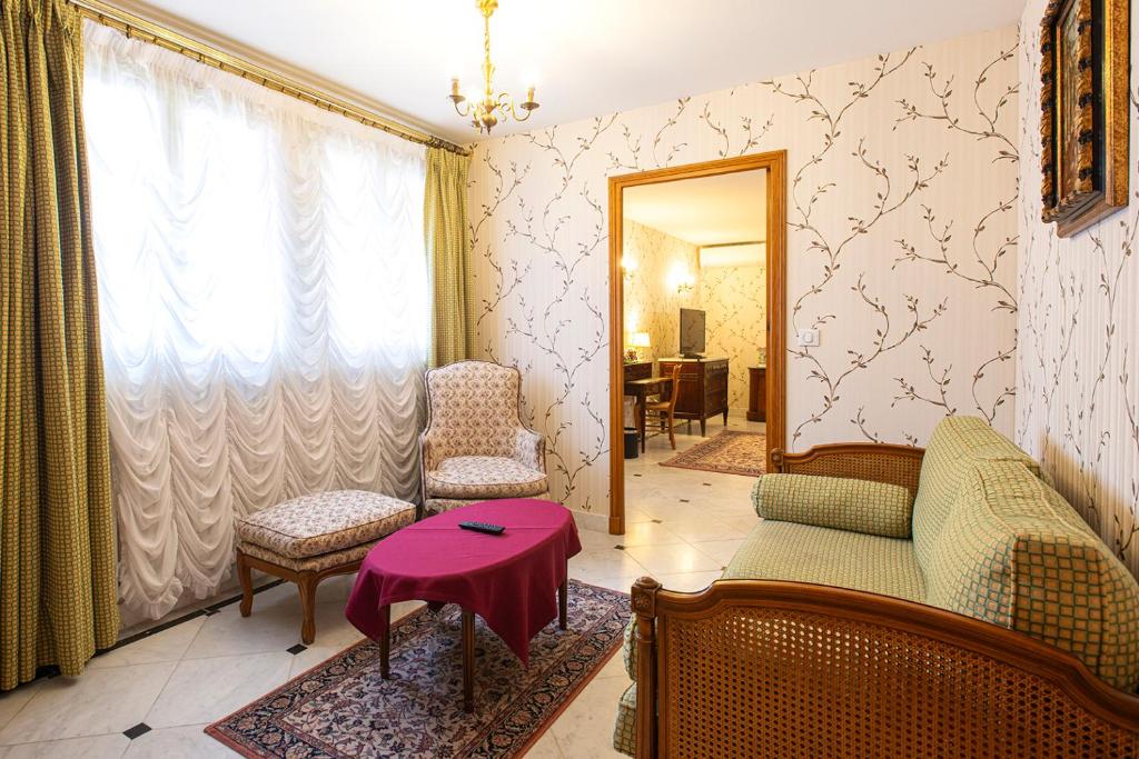 Logis Hôtel Belle Epoque - Suite (2 Adultes)
