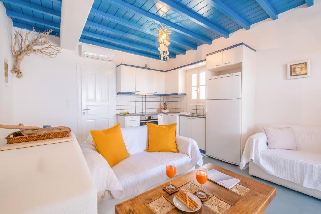 Kuchyň nebo kuchyňský kout v ubytování Sunny Getaway in Mykonos Lia Beach
