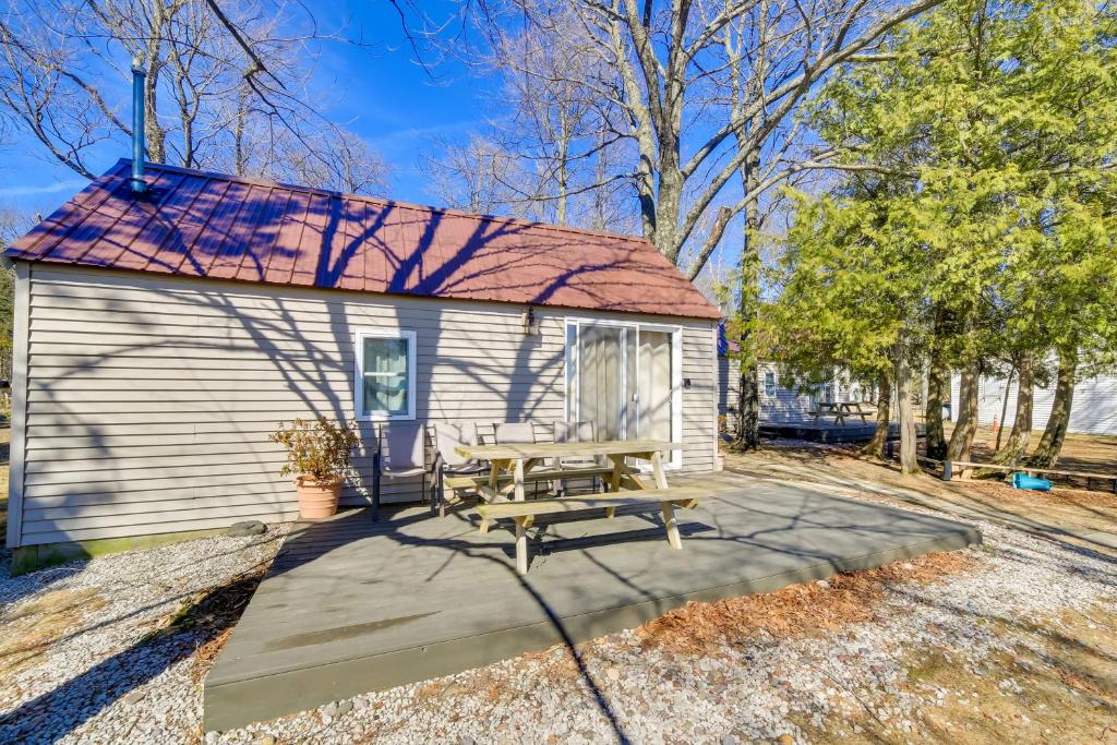 Newberry Vacation Rental with Muskallonge Lake Views, Newberry (updated