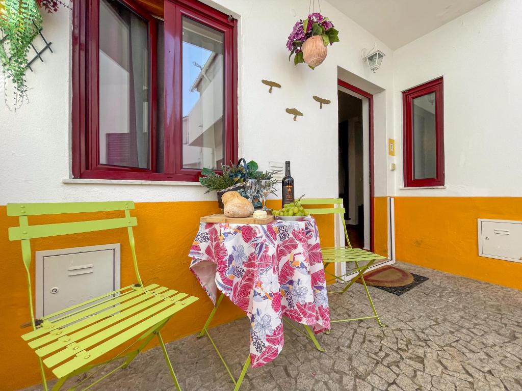 Évora City Break Apartment with Patio in the Historic Centre - 9