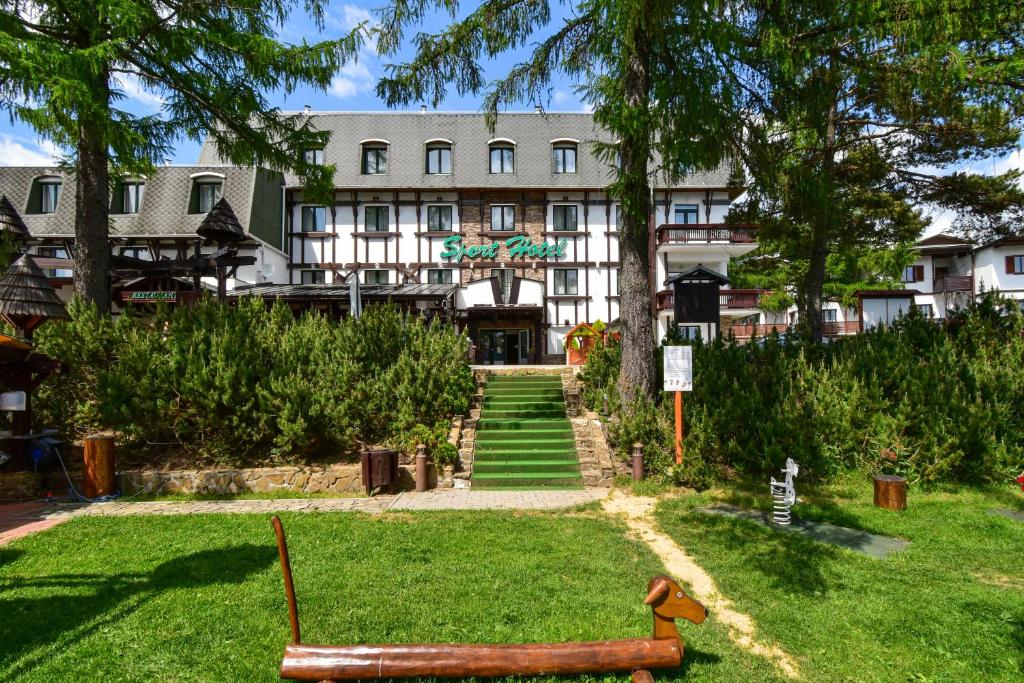 Vonkajšia záhrada v ubytovaní Šport Hotel *** Donovaly