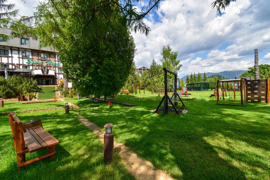 Vonkajšia záhrada v ubytovaní Šport Hotel *** Donovaly