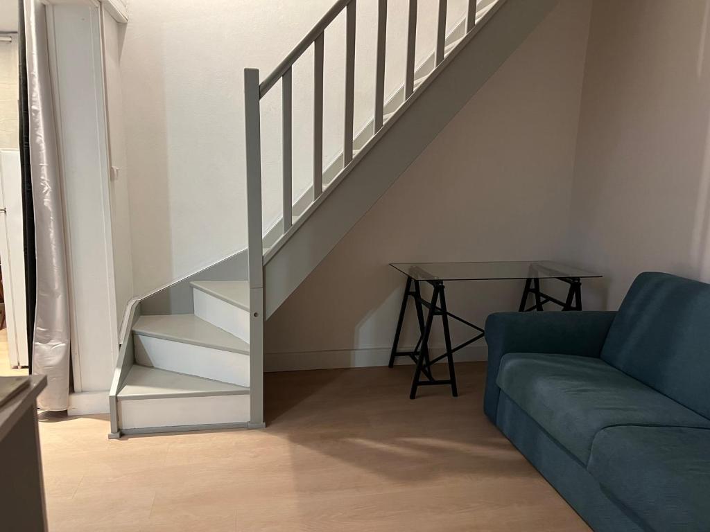 Posezení v ubytování GITE PEI LA VANILLE "Studio Duplex TI Kaz"