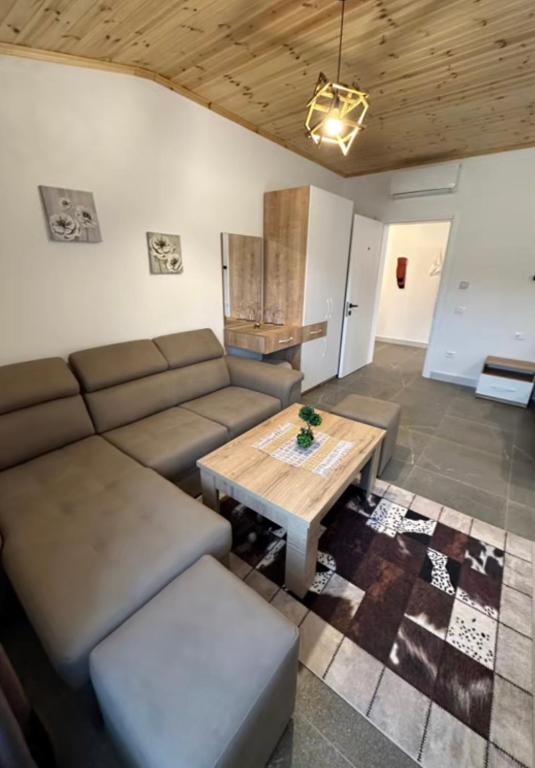 Posezení v ubytování Qyteza Guest House & Camping