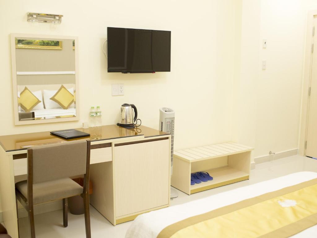 TV a/nebo společenská místnost v ubytování Hotel Hoang Minh Chau