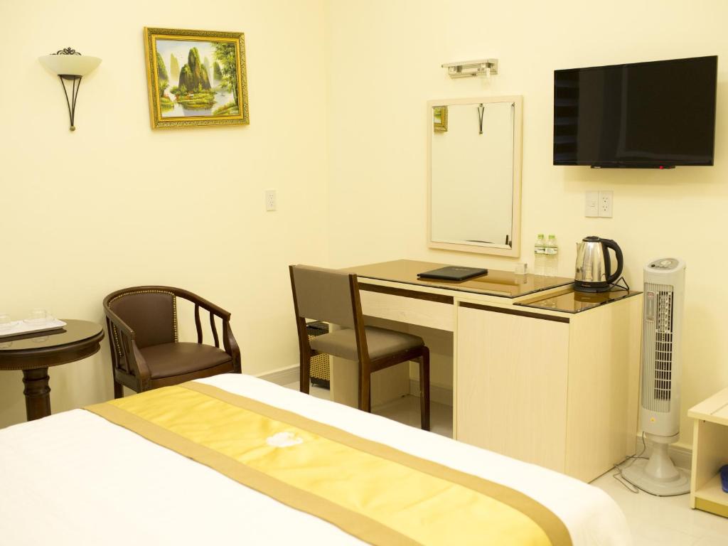 TV a/nebo společenská místnost v ubytování Hotel Hoang Minh Chau