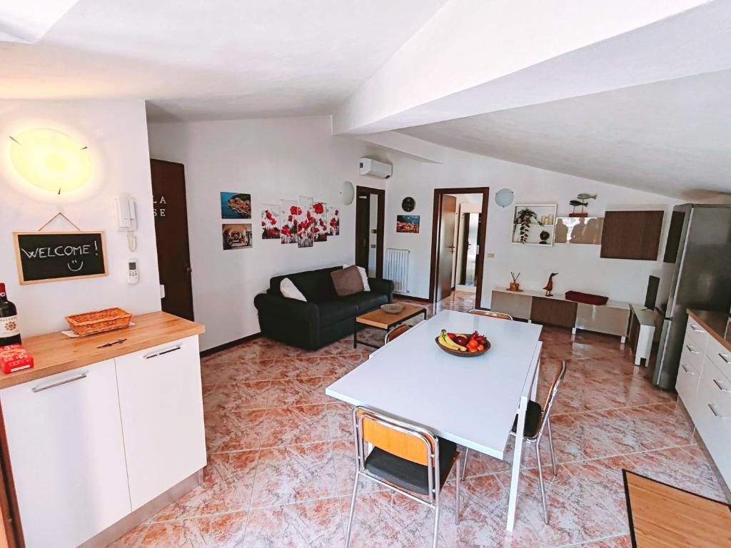 Kuchyň nebo kuchyňský kout v ubytování Silla House - A due passi dal lago