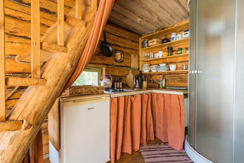 Kuchyň nebo kuchyňský kout v ubytování Elupuu forest cabin with sauna