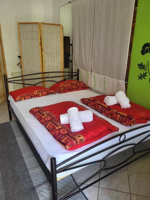 Postel nebo postele na pokoji v ubytování Cosy House