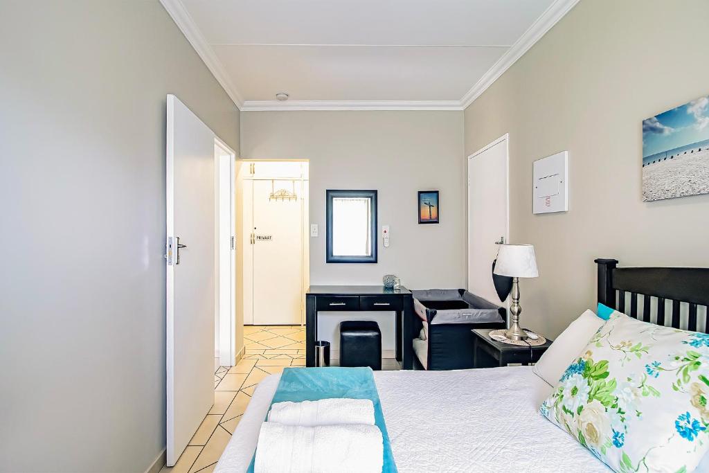 Postel nebo postele na pokoji v ubytování LeoZet Self catering apartment