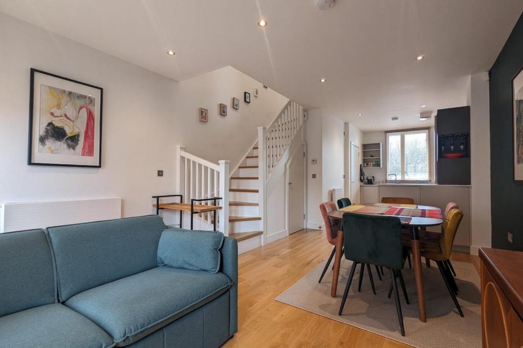 Gallery image of Adelphi Townhouse Contemporary 2 Bed 1 bath 1 WC in Manchester