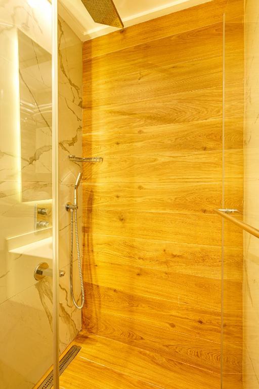 Koupelna v ubytování Santra Hotel