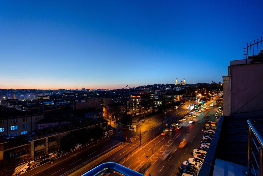 Nespecifikovaný výhled na destinaci Istanbul nebo výhled na město při pohledu z hotelu