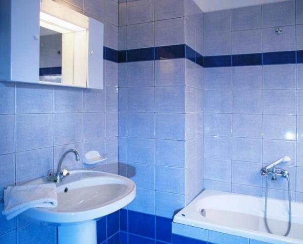 Ванная комната в El Greco Apartments