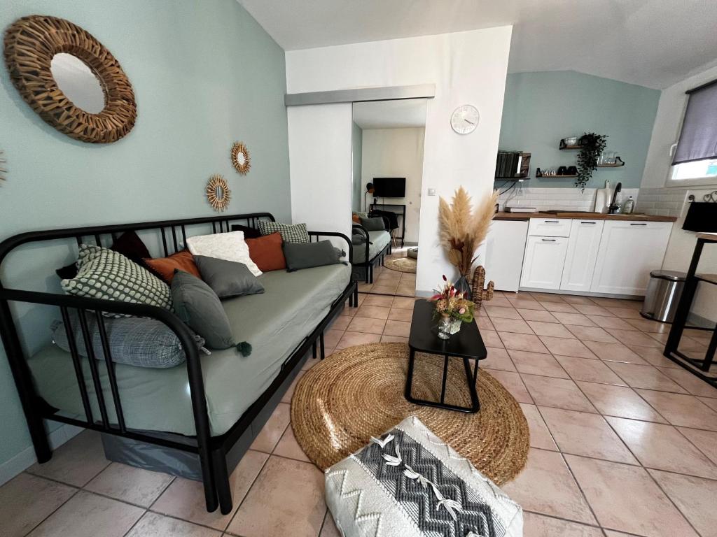 Aix-en-Provence, Charmant studio proche toutes comodités et axes routiers, linges fournis - Appartement D'une Chambre